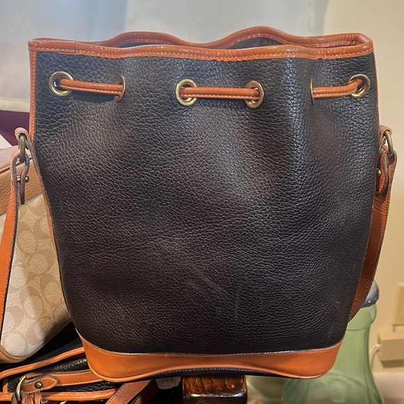 Dooney and Bourke Handbag - Picture 4 of 9